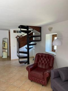 TreeStay - Modern 2 Floor 2 Bathroom Apartment - 9