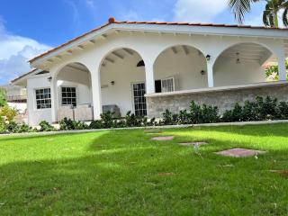 Luxury Villa with Private Pool near Mambo and Cabana beach - Willemstad - 2