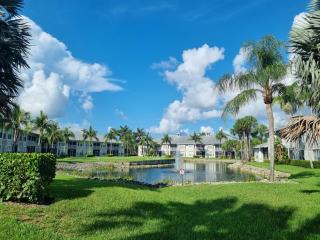 Lovely 2-Bedroom plus Den Condo in Greenlinks Resort - 4