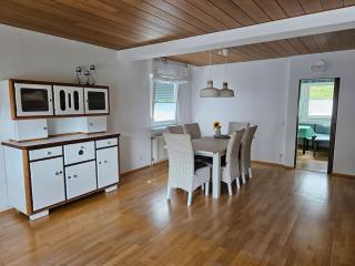 Große Ferienwohnung am Waldrand - Schönau - 2