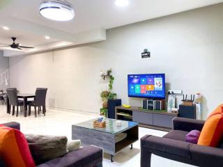 Modern Cozy Sweet House 4 ROOM 10pax@ALMA BM - 0