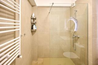 Infinity Breezes Apartment Beach Resort - parking - 1