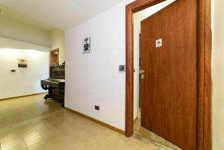 Inside Chiaia Rooms - 6