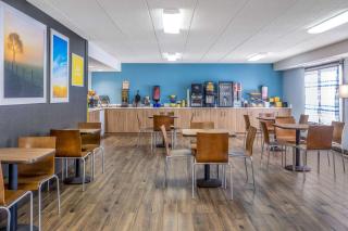 Days Inn by Wyndham Sioux Falls Airport - Sioux Falls - 4