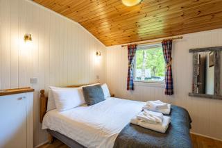 Heather Lodge 10 with Hot Tub - Belladrum - 6