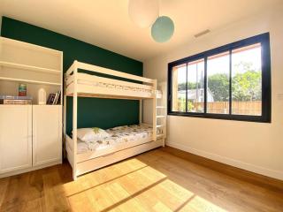 Villa neuve bardée en bois avec piscine chauffée - 7