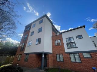 MAIDENHEAD Stylish and modern 2 bedroom apartment - Maidenhead - 1