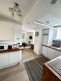 Homely Beachside Apartment in Newquay Town Centre! - 3
