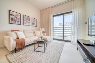 Slick 1BR at Binghatti Creek Al Jadaf by Deluxe Holiday Homes - Dubai - 2