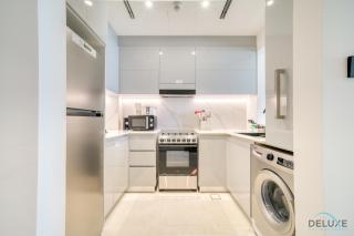Slick 1BR at Binghatti Creek Al Jadaf by Deluxe Holiday Homes - Dubai - 8