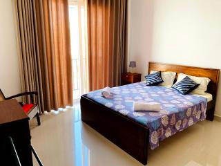 Villa Avi - Near Airport - 3