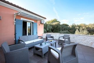 Contemporary Corfu Retreat 3 Bedrooms Villa Girasole Artful Decor Lush Garden Tranquil Setting - Dafnila - 4