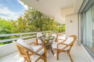 The HostMaster Luminous Elite Estate - Atene - 4