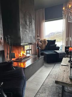 Black pearl - Villa with a view - Grenivík - 7