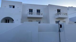 Aristotle Suites - Adamantas - 2