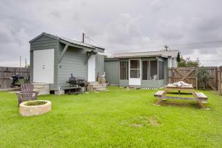 Golden Meadow Getaway Patio, Grill, and Kayaks! - 9