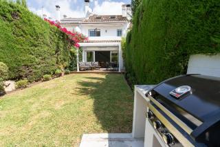 Marbella golden mile townhouse with garden, bbq and walking distance to beach and old town - 9