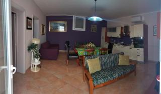 Romano Holiday 3 - 2