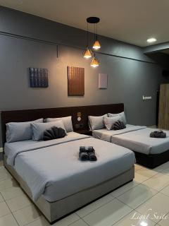 Relaxed Studio Double Queen Bed Near Airport WI-FI & Netflix Aeropod Sovo - Kota Kinabalu - 0
