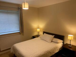 Spacious Ground Floor Flat - Aylesbury - 0