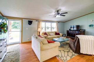 Near Blue Ridge Parkway Ennice Home with Fire Pit - Glade Valley - 7