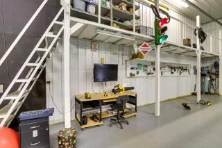 WFH-Friendly Lawrence Escape with Lake Access - - 4