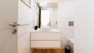 Central Stunning Duplex w/ Patio by LovelyStay - Porto - 6