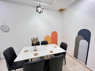 Yolo 10PAX CentralTown in AirPutih, PS4, Netflix - Kuantan - 8
