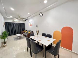 Yolo 10PAX CentralTown in AirPutih, PS4, Netflix - Kuantan - 3