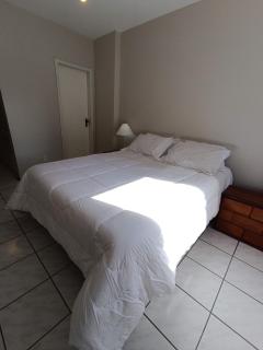 Apto Quadra Mar Central 1sui mais 2qua a 50m da Praia - Somente Familiares - Balneário Camboriú - 6
