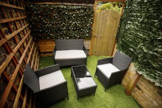 Perfect Location 4bed 2 bath Spacious Apartment - London - 9