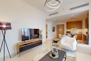 Summer at Creek Beach - Sophisticated One Bedroom - 1