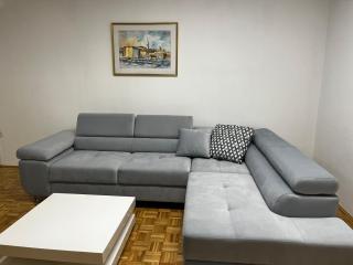 Apartment 7 - 7
