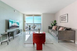 Brickell Bay View Oasis with Pool Hot Tub and Gym - 8