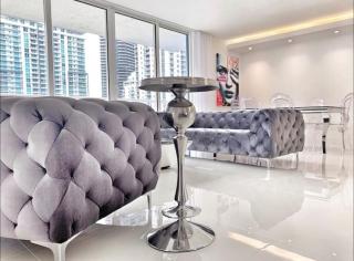 Luxury Sky Villa with City and Ocean Views - Miami - 4