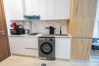 Le Petit Village !Cozy Yet Spacious Studio Apartment! - Dubai - 3