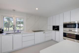Cape Cod Home with Roof Top Deck, Pool and Hot Tub! - 2