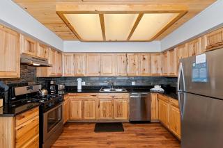 129 - Treetop Hideaway - Meredith Lodging - Big Bear Lake - 2