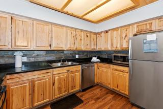 129 - Treetop Hideaway - Meredith Lodging - Big Bear Lake - 1