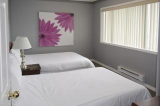 Tiki Shores Inn & Suites - 8