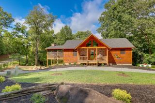 Cabin Near Blue Ridge with Fire Pit and Large Deck - Mineral Bluff - 0