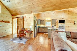 Cabin Near Blue Ridge with Fire Pit and Large Deck - Mineral Bluff - 5