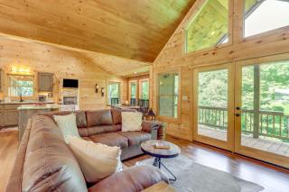 Cabin Near Blue Ridge with Fire Pit and Large Deck - Mineral Bluff - 6