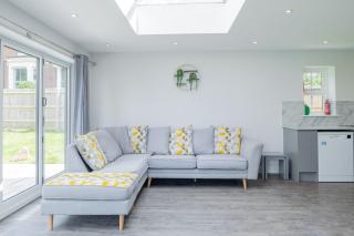 The Orchard - Spacious 5 Bed - Burton-upon-Trent - 7