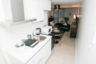 Resort Condo Unit with Stunning View - Azure North - Lagundi - 7