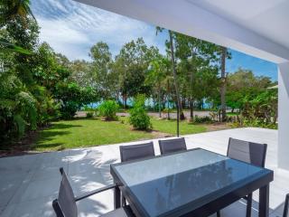 Serene 2BR Beachfront Getaway on the Esplanade - Clifton Beach - 0
