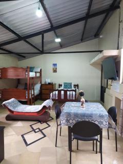 APARTAMENTO ESTUDIO - COMPLETO Y MUY BIEN UBICADO - Baños - 0