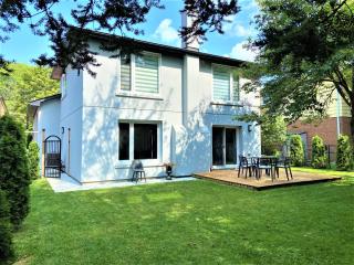 iResidence in Toronto - Fantastic Vacation Home with Breakfast - 9