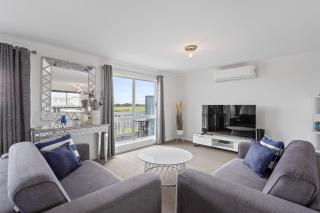 Ocean Pearl by Ready Set Stay - BYO LINEN & TOWELS - Surf Beach - 3