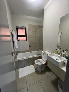 Big Dreams Luxury Suites - Sandton - 9